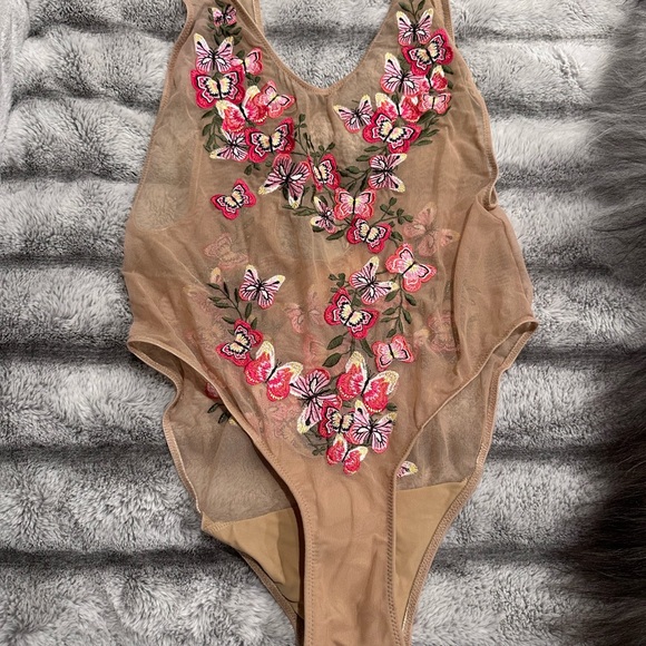 Monatch Reign Entranced One Piece - Picture 3 of 8